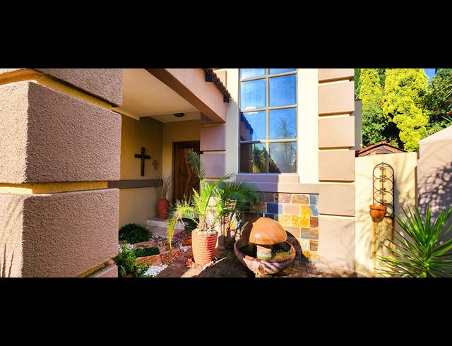 3 BEDROOM HOUSE FOR SALE IN VANDERBIJLPARK SW 5
